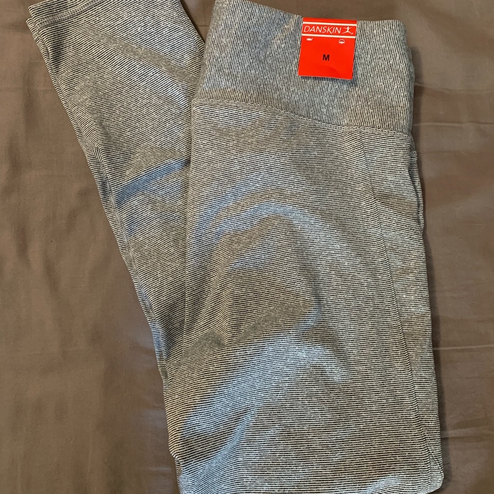 NWT Danskin workout pants size Medium